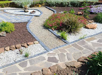 aménagement de cour à Brueil-en-Vexin près de Mantes-la-Jolie dans les Yvelines 78